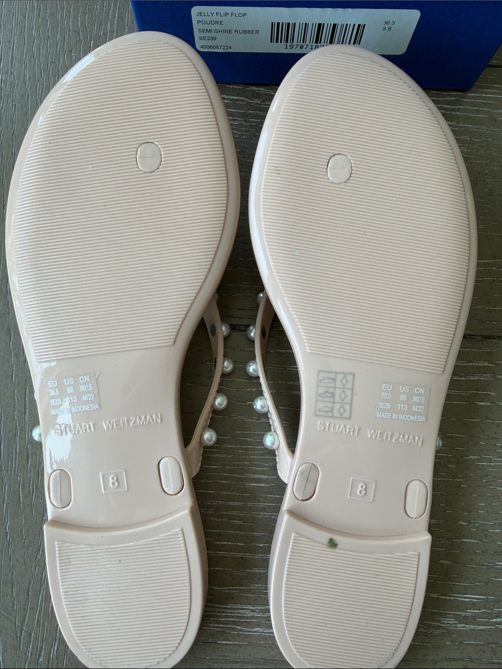 Stuart Weitzman Blush Pearl-Trim Jelly flip flop Sandals - Picture 3 of 6
